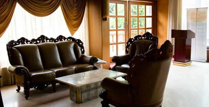The Shelton Grand Hotel Bangalore Exterior photo