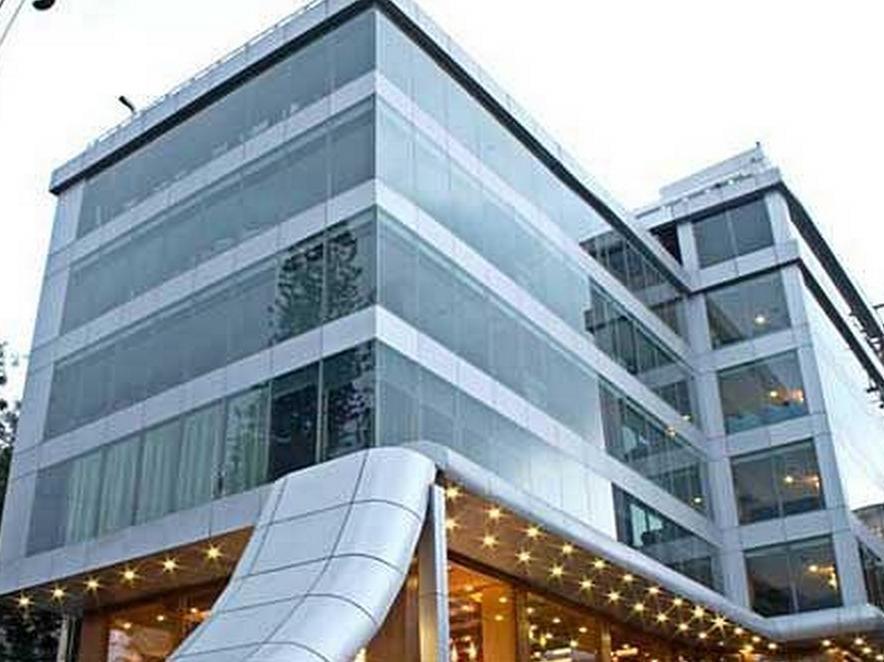 The Shelton Grand Hotel Bangalore Exterior photo