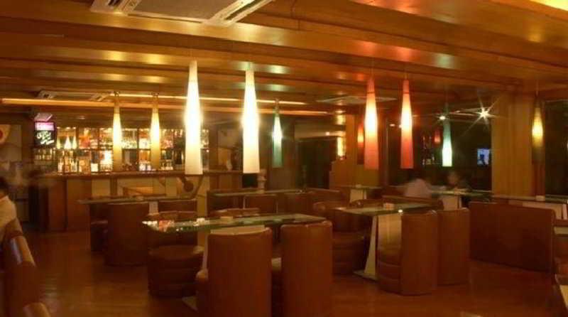 The Shelton Grand Hotel Bangalore Exterior photo