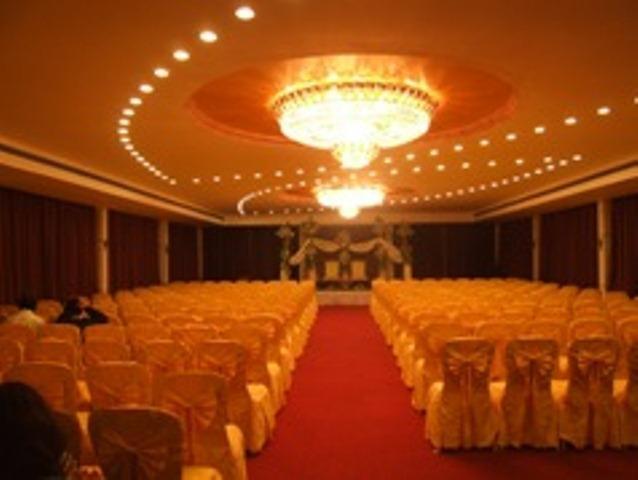 The Shelton Grand Hotel Bangalore Exterior photo